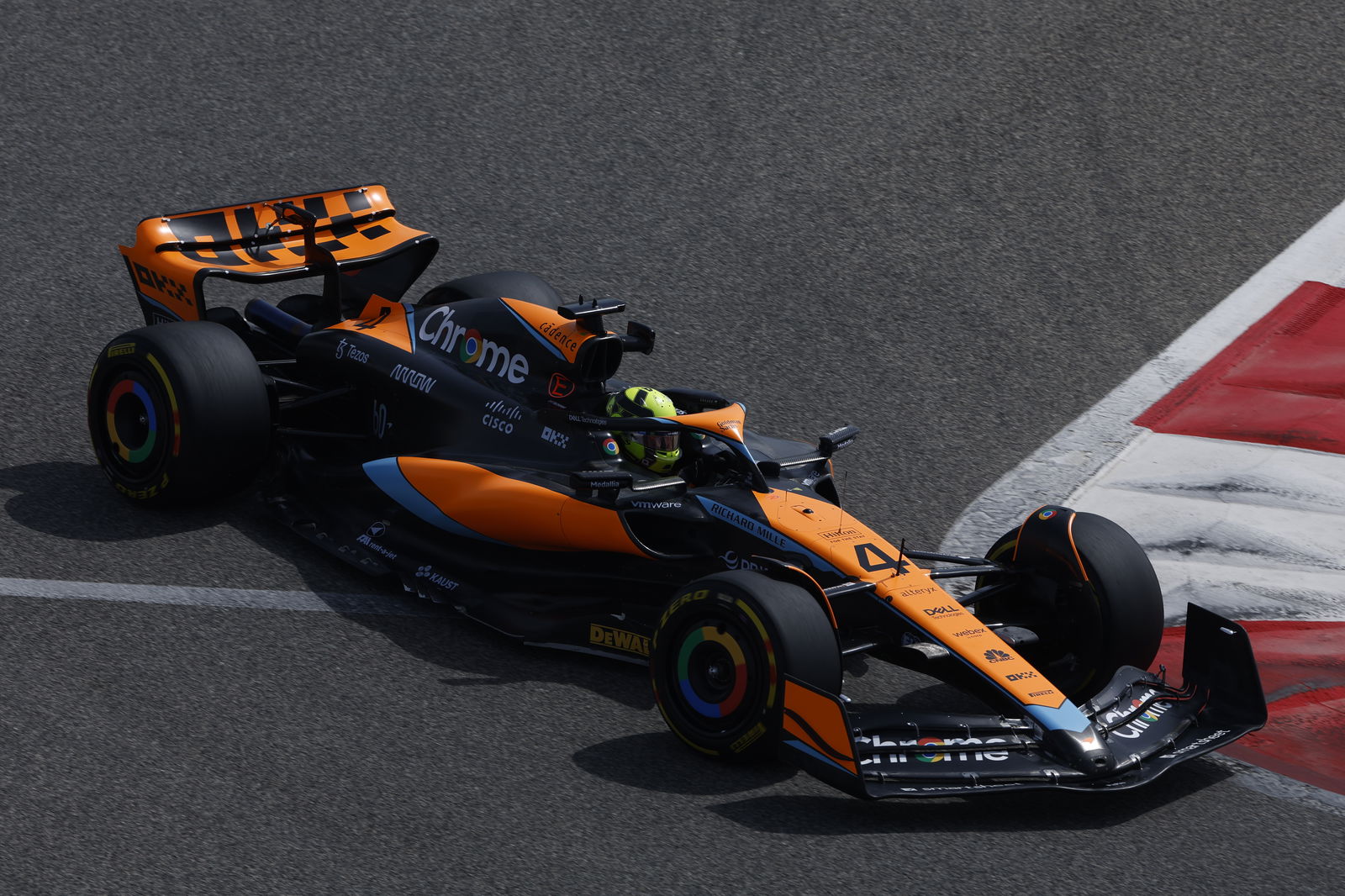 McLaren mempertimbangkan kerja sama mesin F1 dengan Red Bull